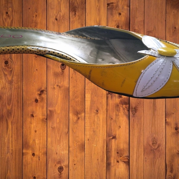 Aldo Women's Size 36/US 6 Slip On Kitten Heel Daisy Dot Print Sandals READ - Picture 9 of 9